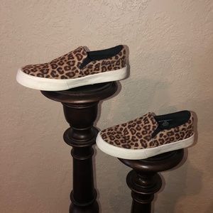 Girls Leopard slip ons